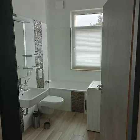 Apartmán Stadtgruen 2, Ruhiges Mit Terrasse Und Kostenlosem Parkplatz, Ideal Fuer Berlin-besucher *