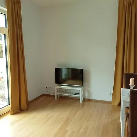 Stadtgruen 2, Ruhiges Mit Terrasse Und Kostenlosem Parkplatz, Ideal Fuer Berlin-besucher