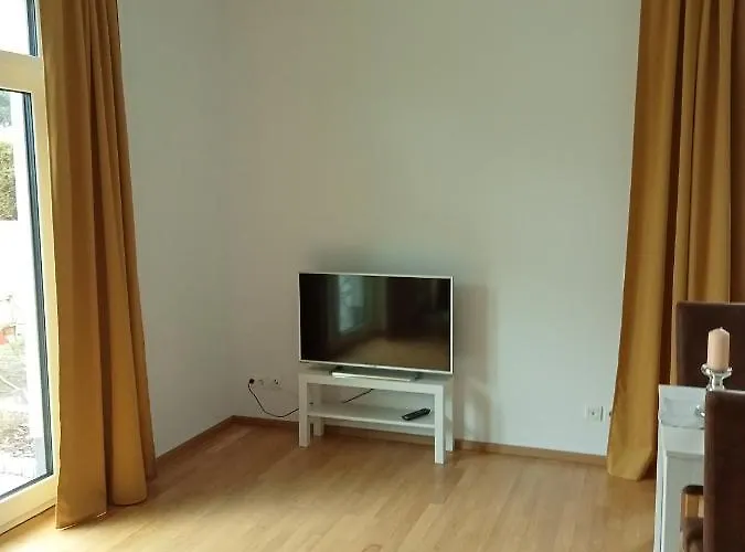 Stadtgruen 2, Ruhiges Mit Terrasse Und Kostenlosem Parkplatz, Ideal Fuer Berlin-besucher